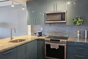 1780 NE 191st St, Miami, FL 33179 - Photo 3