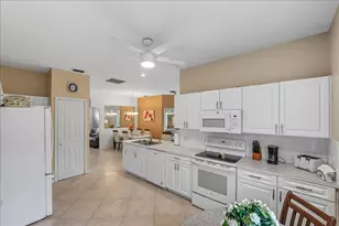 860 NW Sorrento Ln, Port Saint Lucie, FL 34986 - Photo 11