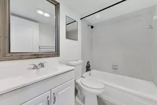 700 Village Green Ct, Palm Springs, FL 33461 - Photo 13