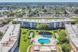 700 Village Green Ct, Palm Springs, FL 33461 - Photo 29