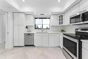 1924 Presidential Way, West Palm Beach, FL 33401 - Photo 9