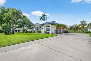 15830 Meadow Wood Dr, Wellington, FL 33414 - Photo 7