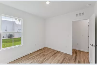 808 SW Trouville Avenue, Unit #47, Port Saint Lucie, FL 34953 - Photo 17