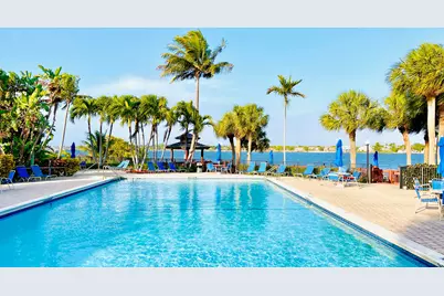 7030 Half Moon Circle, Unit #121, Hypoluxo, FL 33462 - Photo 3