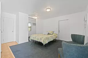 322 N Lakeside Ct, West Palm Beach, FL 33407 - Photo 11