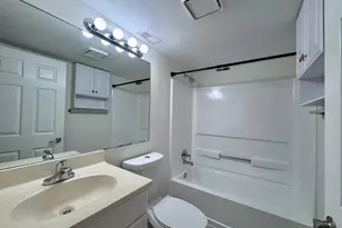 8189 Severn Dr, Boca Raton, FL 33433 - Photo 11