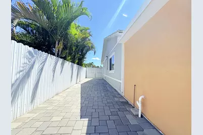 229 Perry Avenue, Greenacres, FL 33463 - Photo 9
