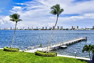 3040 Lake Shore Dr Unit, Riviera Beach, FL 33404 - Photo 5