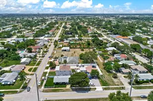 305 Cypress Dr E Unit #1 2 3 4 5, Lake Park, FL 33403 - Photo 37