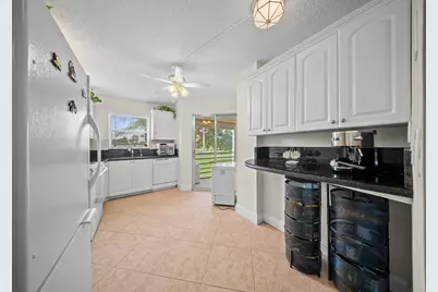3959 Via Poinciana, Unit #203, Lake Worth, FL 33467 - Photo 5
