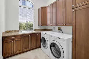 838 NE 70th St, Boca Raton, FL 33487 - Photo 23