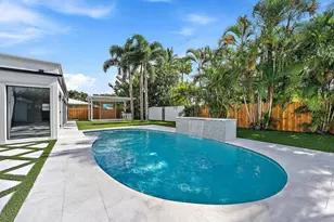 391 W Riverside Dr, Tequesta, FL 33469 - Photo 3