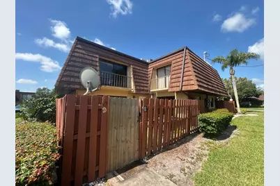 1402 Nebraska Avenue, Unit #15D, Fort Pierce, FL 34950 - Photo 1