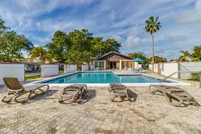 6343 W Pinehurst Circle, Unit #D36, Tamarac, FL 33321 - Photo 13