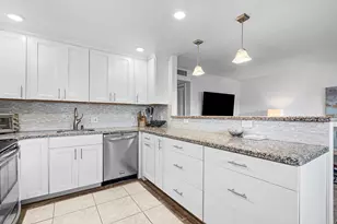 1045 Lincoln C, Boca Raton, FL 33434 - Photo 5