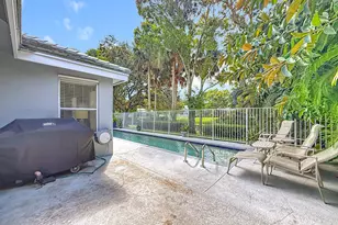 14 Lawrence Lake Dr, Boynton Beach, FL 33436 - Photo 47