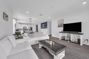 10389 SW Captiva Dr, Port Saint Lucie, FL 34987 - Photo 7