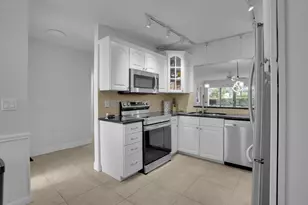 100 Pelican Pointe Dr, Delray Beach, FL 33483 - Photo 27