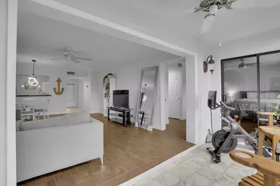 100 Pelican Pointe Drive, Unit #102, Delray Beach, FL 33483 - Photo 13