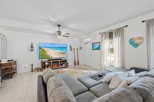 243 Murray Ct, Jupiter, FL 33458 - Photo 5