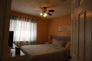 881 NW 208th Dr, Pembroke Pines, FL 33029 - Photo 19