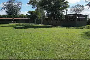 16098 Deer Path Ln, Wellington, FL 33470 - Photo 21