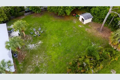 1849 NW Pine Tree Way, Stuart, FL 34994 - Photo 21