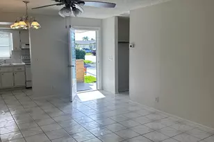 2911 Ashley Dr W, West Palm Beach, FL 33415 - Photo 9