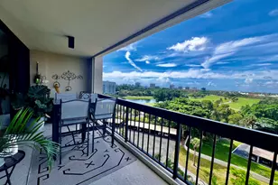 2425 Presidential Way, West Palm Beach, FL 33401 - Photo 5