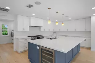 291 Austin Ln, West Palm Beach, FL 33401 - Photo 7