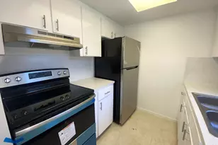 221 SE 3rd Ave, Boynton Beach, FL 33435 - Photo 1