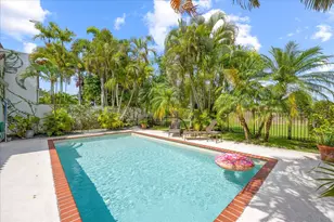 2585 Sheltingham Dr, Wellington, FL 33414 - Photo 39