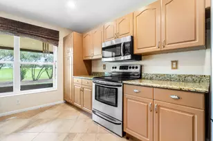 1710 N Lakefield North Ct, Wellington, FL 33414 - Photo 7