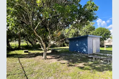 725 W 9th Street, Riviera Beach, FL 33404 - Photo 3