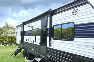 19301 Green Grove Ct Unit #Guest Quarters, Loxahatchee, FL 33470 - Photo 5