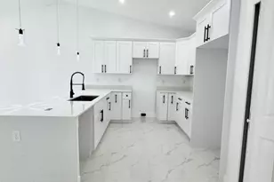 670 Chemstrand St E, Lehigh Acres, FL 33974 - Photo 7