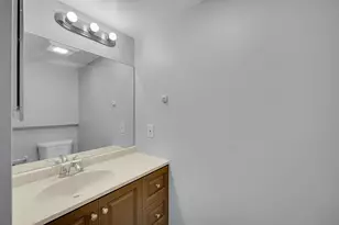 1204 Waterview Cir, Palm Springs, FL 33461 - Photo 17
