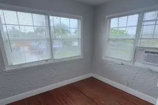 736 Omar Rd, West Palm Beach, FL 33405 - Photo 11