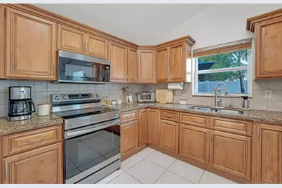 610 NW 207th Avenue, Pembroke Pines, FL 33029 - Photo 19