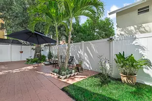 610 NW 207th Ave, Pembroke Pines, FL 33029 - Photo 43