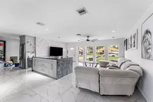 7536 Cocoanut Dr, Lake Worth, FL 33467 - Photo 9