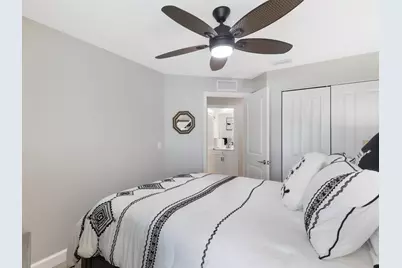 6011 Woods Edge Circle, Riviera Beach, FL 33410 - Photo 17