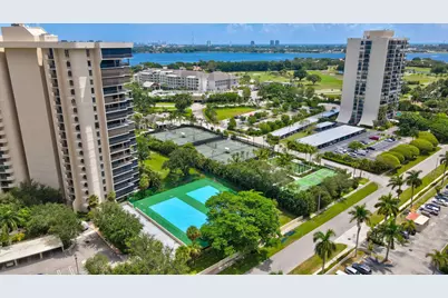 2427 Presidential Way, Unit #701, West Palm Beach, FL 33401 - Photo 15