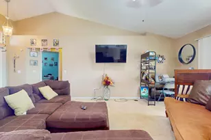 2402 SW Monterrey Ln, Port Saint Lucie, FL 34953 - Photo 9