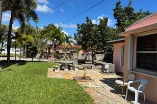 617 NE 8th Ave, Boynton Beach, FL 33435 - Photo 13