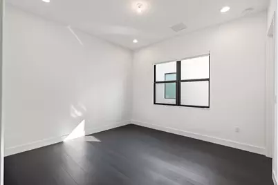 8258 Essex Country Club Drive, Boca Raton, FL 33434 - Photo 31