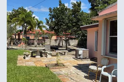 617 NE 8th Avenue, Boynton Beach, FL 33435 - Photo 9