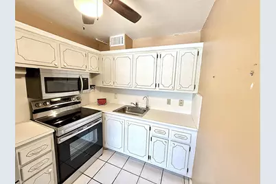 2002 Ellsemere A, Deerfield Beach, FL 33442 - Photo 9