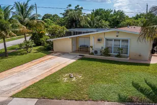 1002 W Broome St, Lantana, FL 33462 - Photo 3