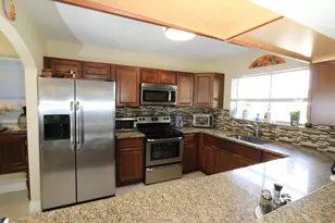 310 SW Bridgeport Dr, Port Saint Lucie, FL 34953 - Photo 5